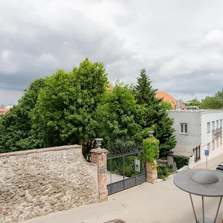 Castle Hill Modern Free Parking * Pressburg